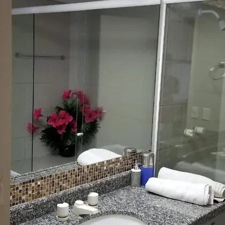 Apartamento Iate Plaza, Flat Na Areia Em Meireles Fortaleza (Ceara)